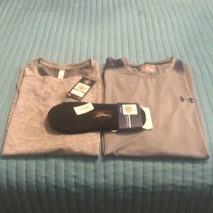 Under Armour heatgear  2 men’s size L plus free socks